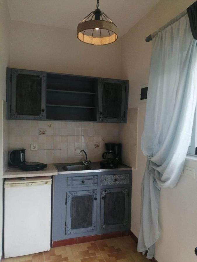 Dionisia Apartments 2 Kéfalos エクステリア 写真